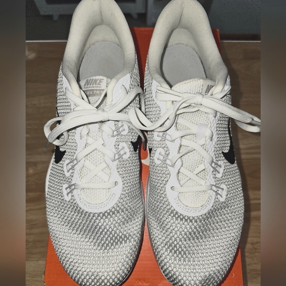 Nike Flex TR7 size 9 shoe - Picture 1 of 3